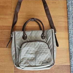 Quilted Beige Travel Handbag. Has Detachable Purse, So Many Zippered Pockets.